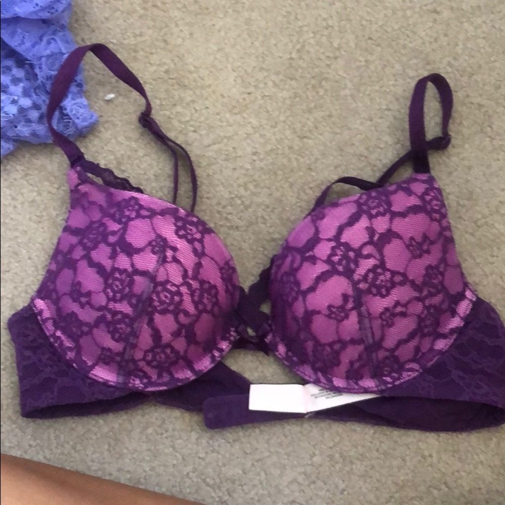 Never worn Victoria’s Secret bra!